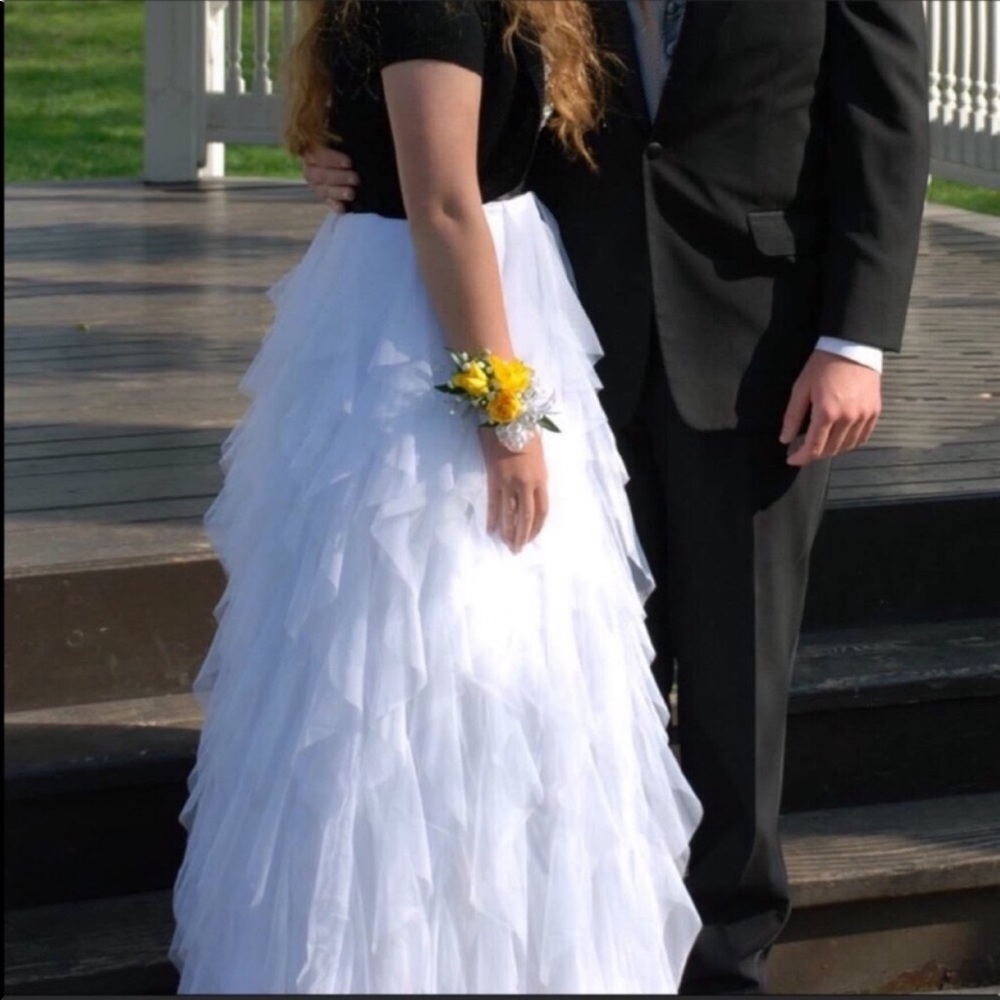 Prom dress - Picture 4 of 4